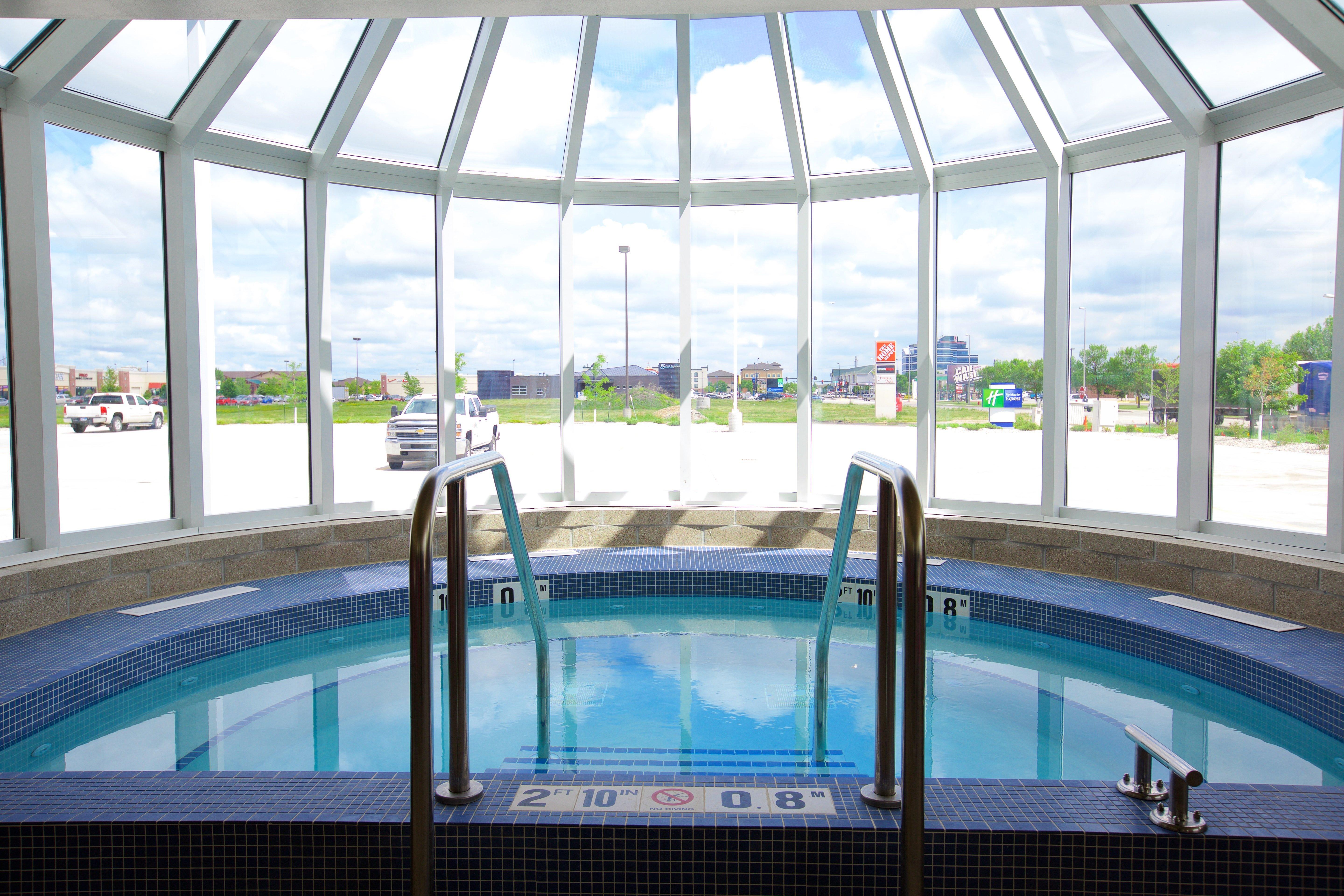 Holiday Inn Express Fargo Sw I94 Medical Center, An Ihg Hotel Eksteriør billede
