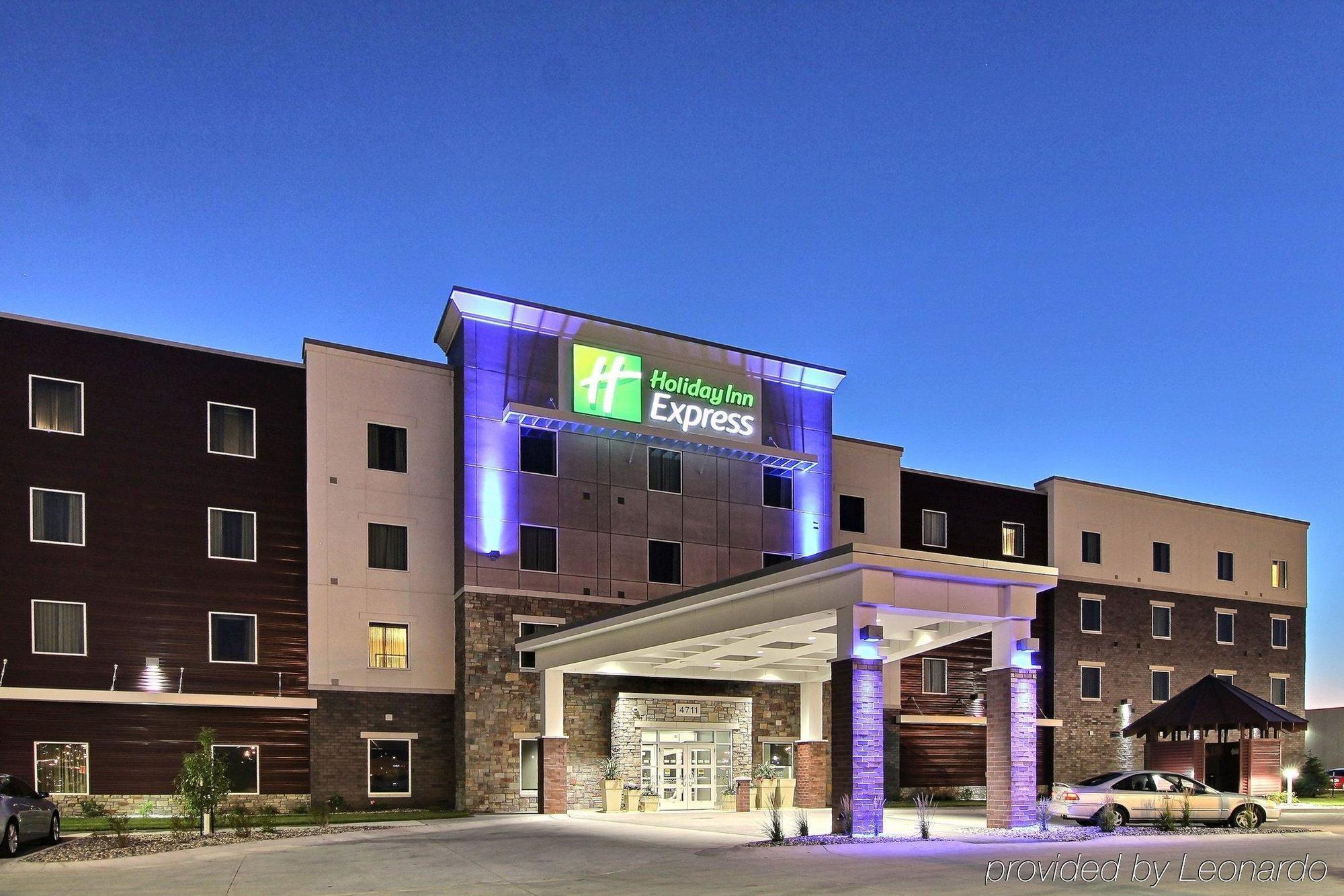 Holiday Inn Express Fargo Sw I94 Medical Center, An Ihg Hotel Eksteriør billede