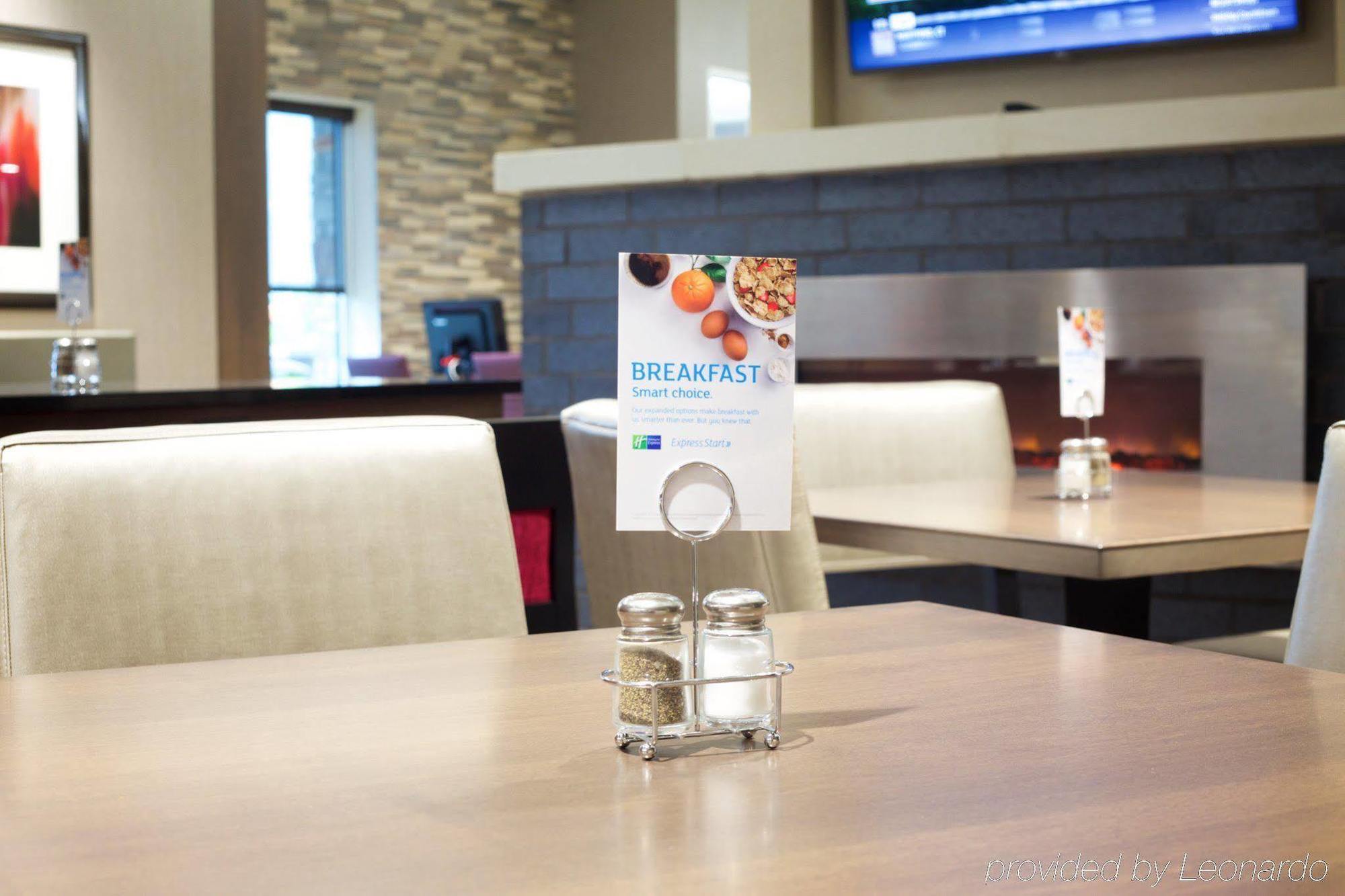 Holiday Inn Express Fargo Sw I94 Medical Center, An Ihg Hotel Eksteriør billede